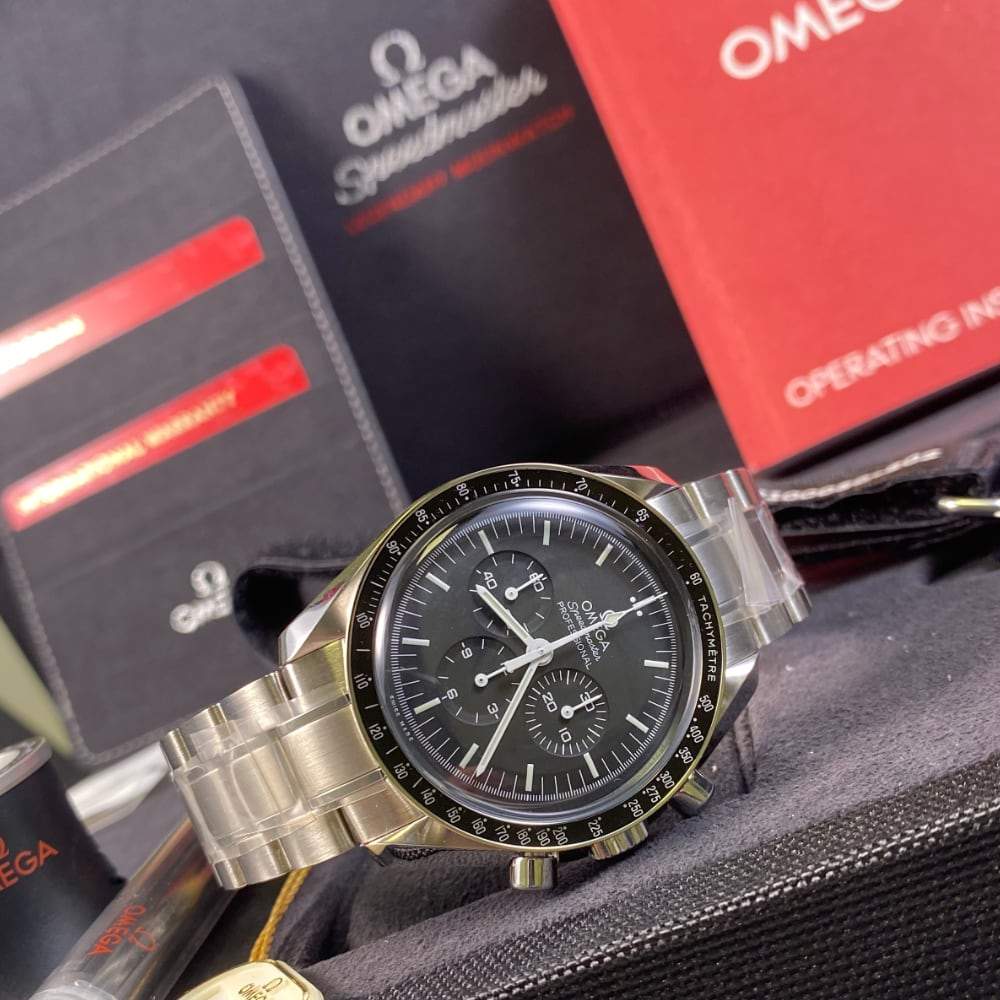 Replica Omega Speedmaster Moonwatch Watch